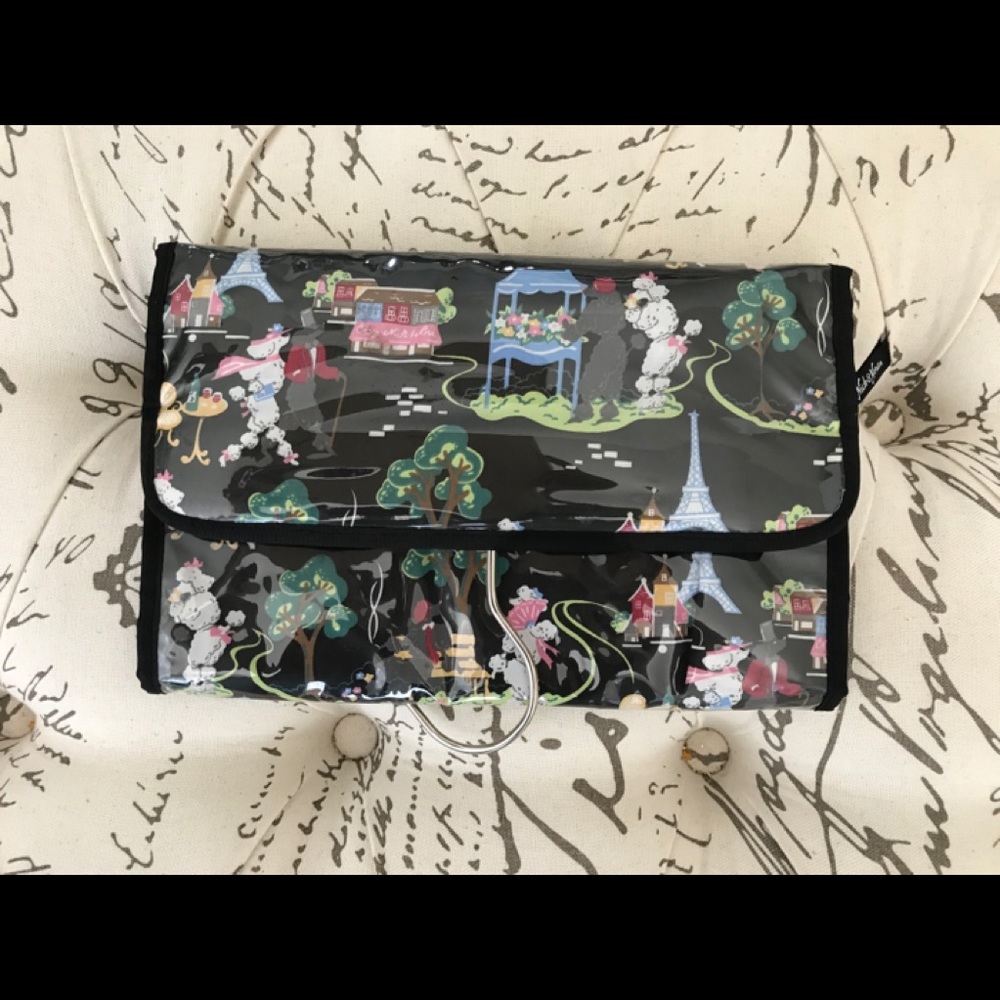 Nick & Nora Parisian theme hanging cosmetic case